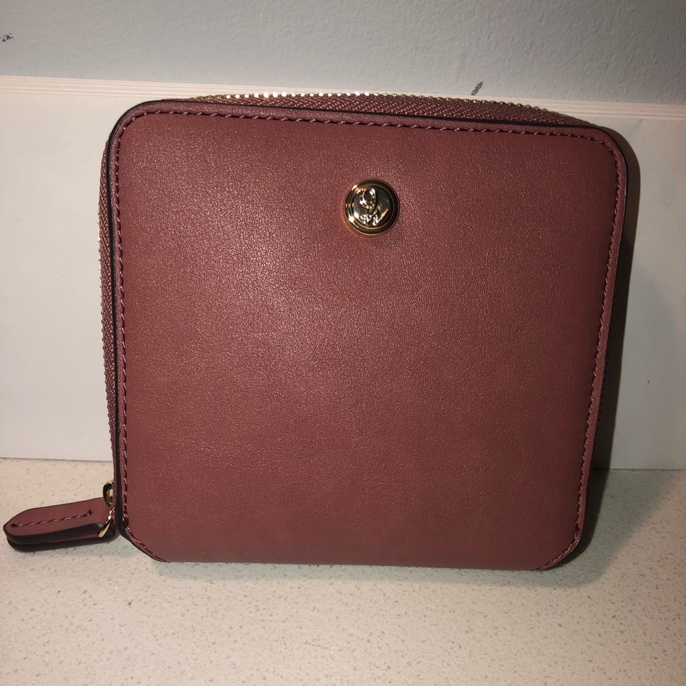 Nine West Wallet 🥀